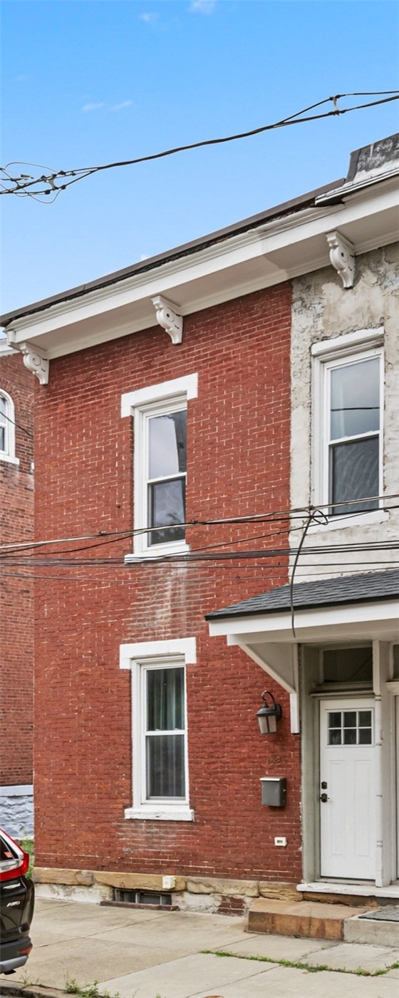152 Home St — photo 1