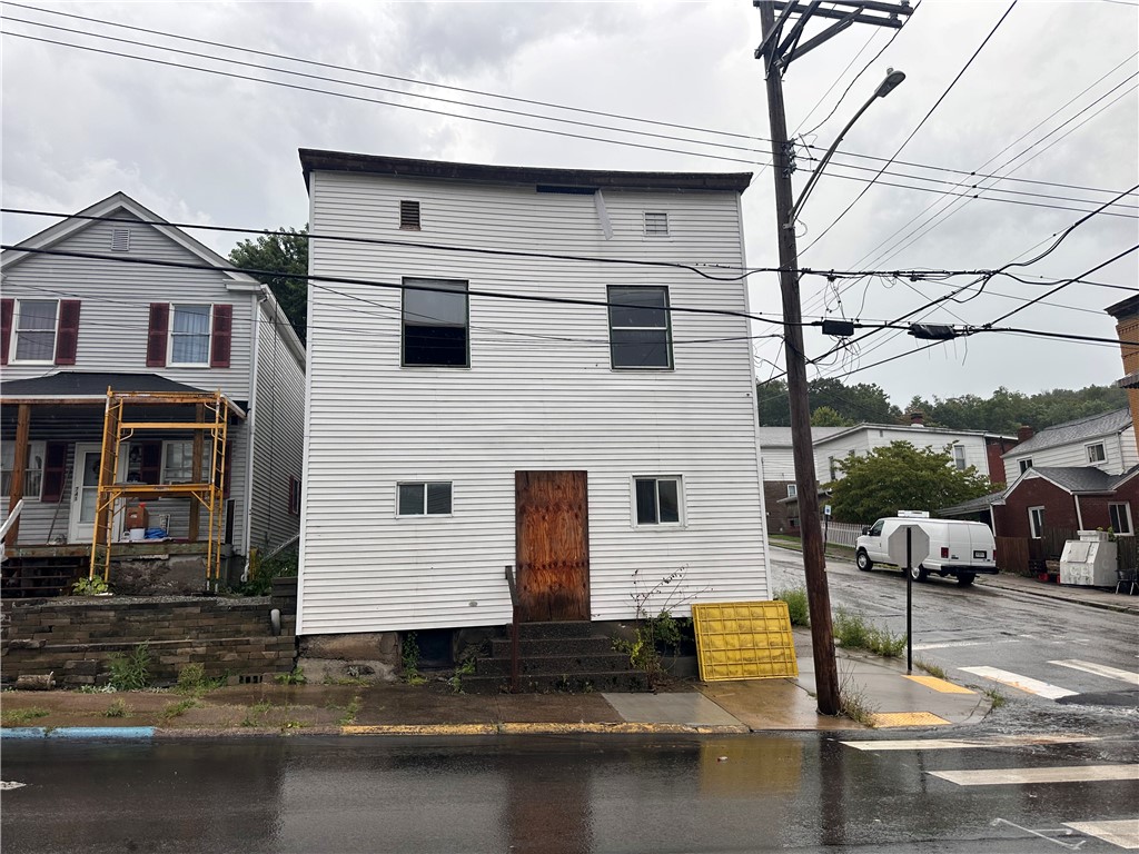 743 Indiana Ave — photo 1