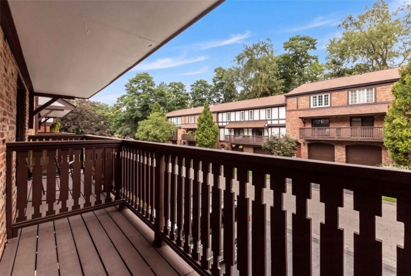 350 Woodbridge Dr — photo 3