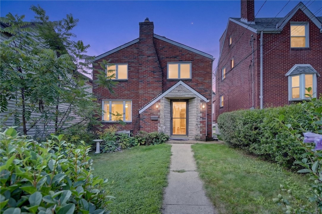 346 Mayville Ave — photo 1