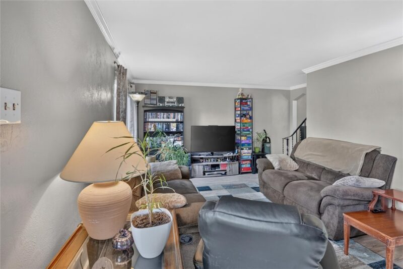 346 Mayville Ave — photo 4