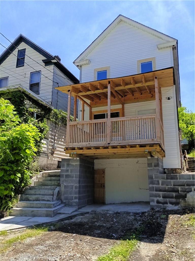 210 N 4TH STREET — photo 2