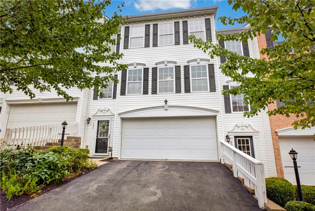 202 Ascot Court — photo 1
