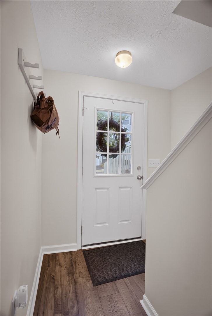 202 Ascot Court — photo 3