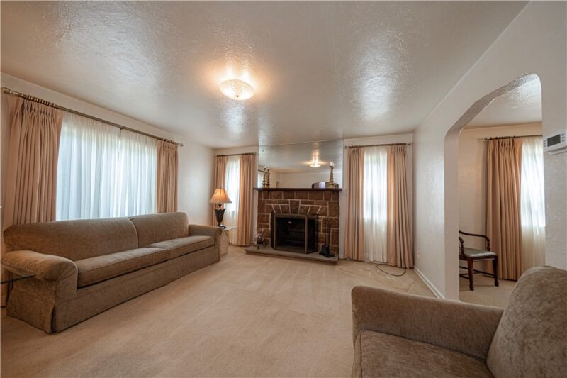 37 Colecrest St — photo 3