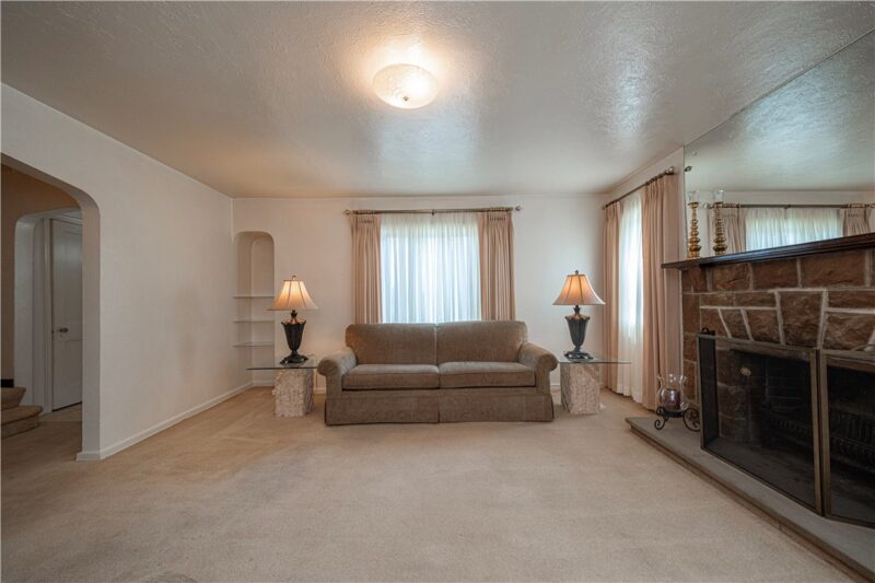 37 Colecrest St — photo 4