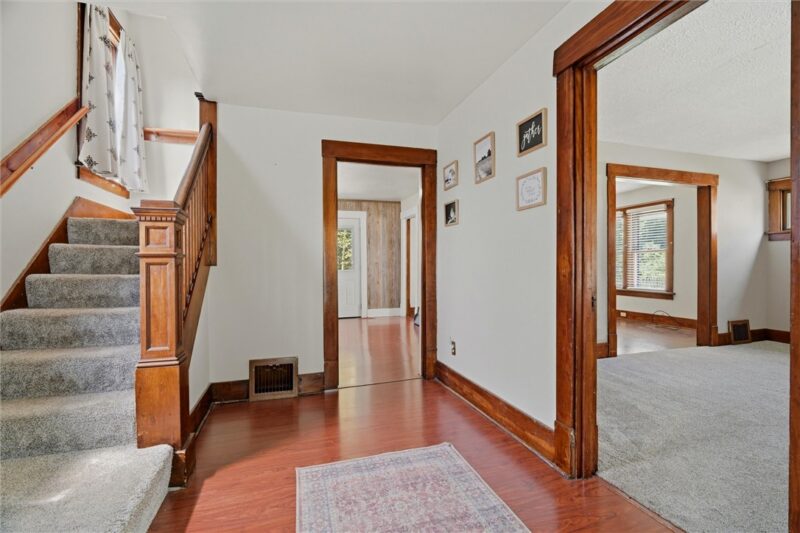98 Baker Ave — photo 2