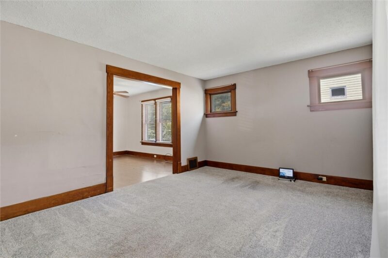 98 Baker Ave — photo 3