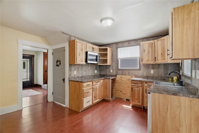 98 Baker Ave — photo 7