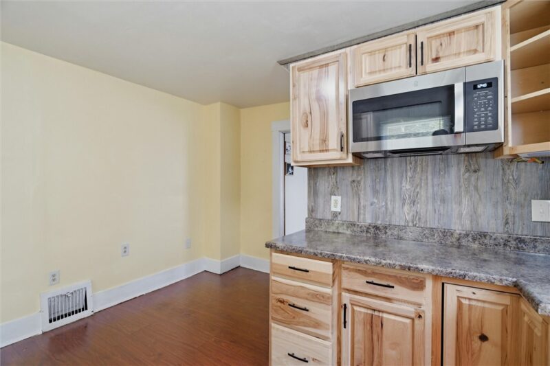 98 Baker Ave — photo 8