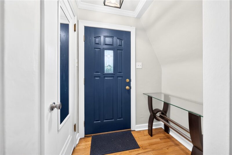 4800 Roberta Dr — photo 2