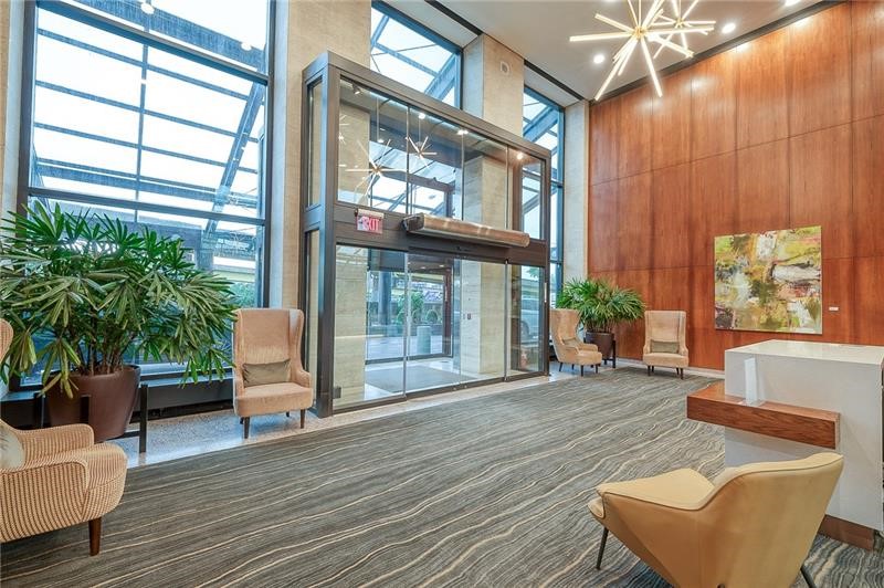 320 Fort Duquesne Blvd 16B — photo 4
