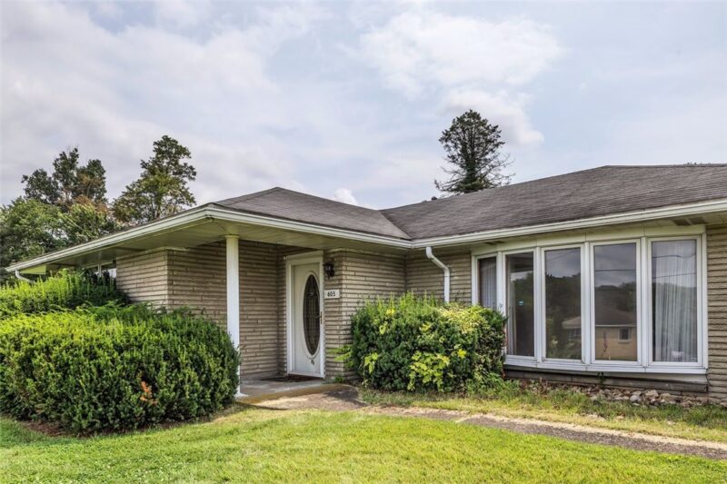 605 Regina Dr — photo 2
