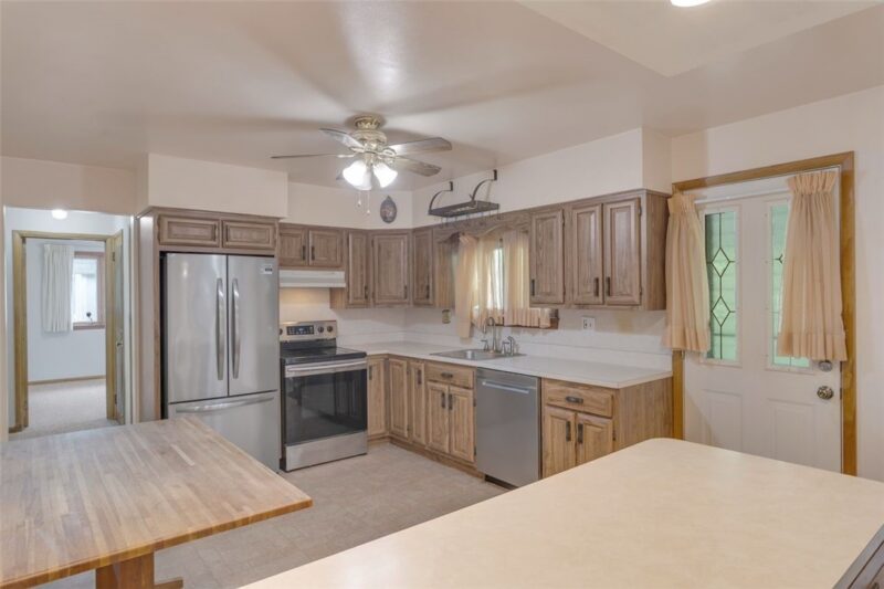 605 Regina Dr — photo 6