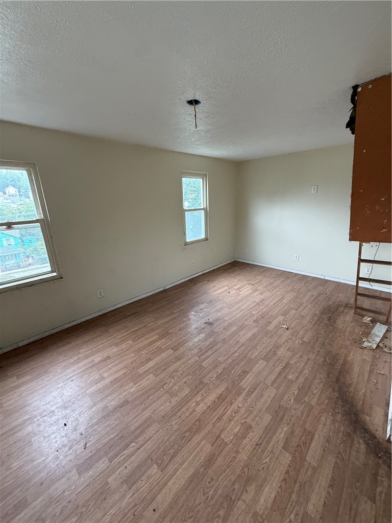2 Bell Ave — photo 3