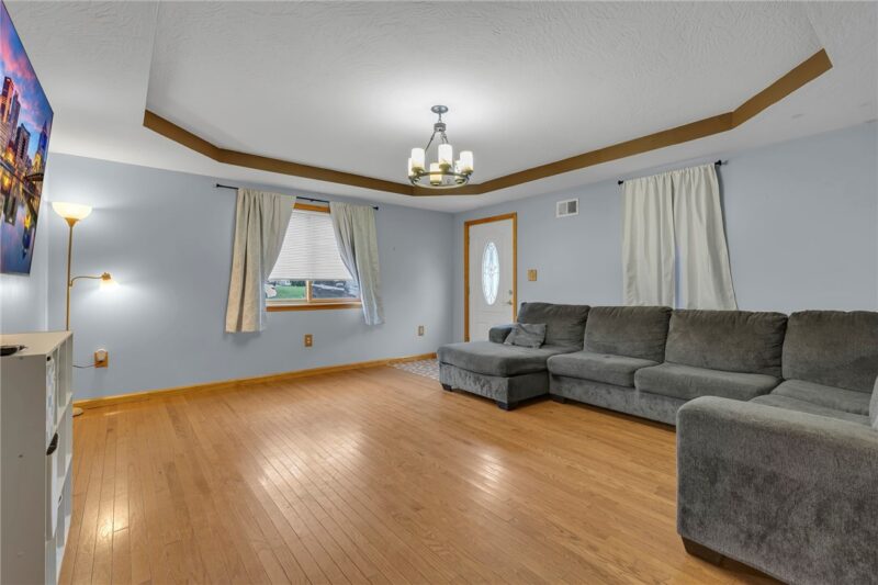 865 Walnut St — photo 2