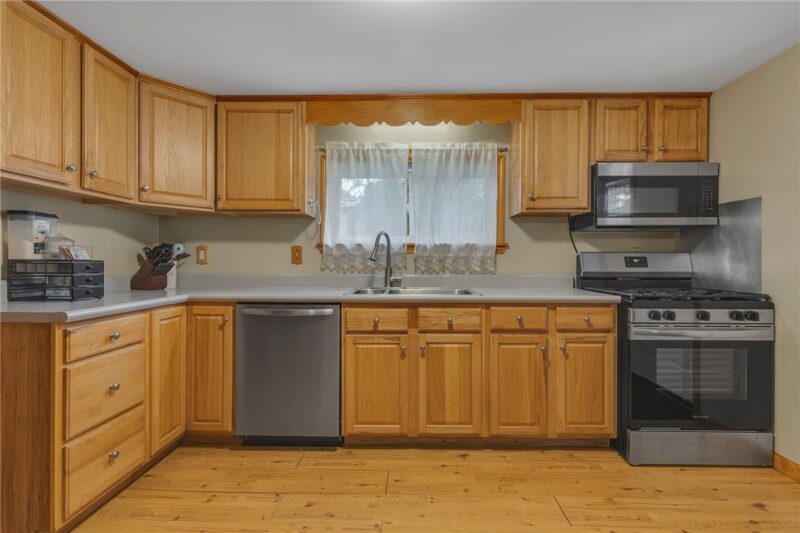 865 Walnut St — photo 5