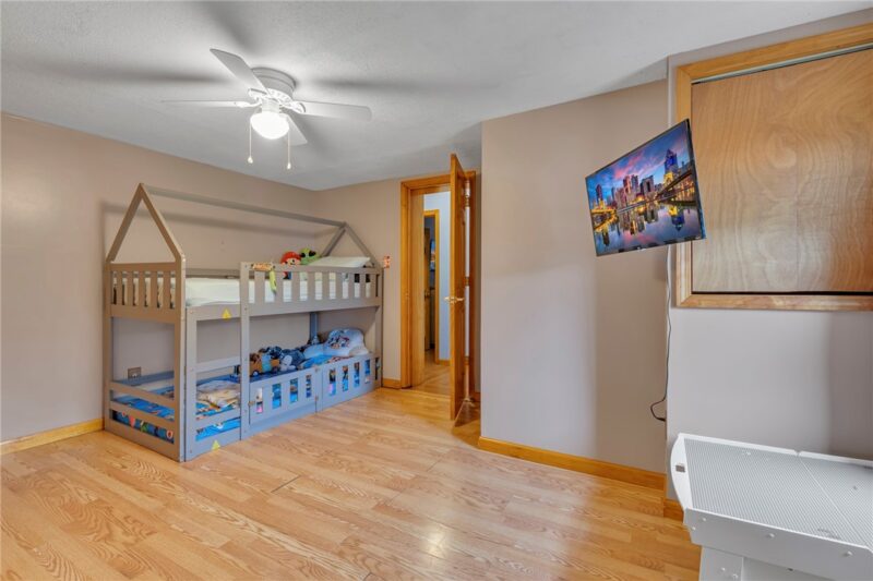865 Walnut St — photo 6