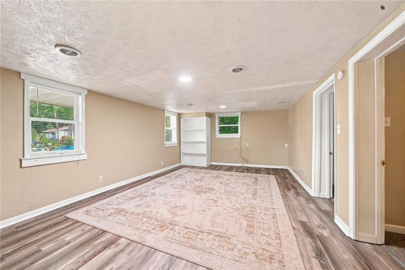 2521 Portland St — photo 6