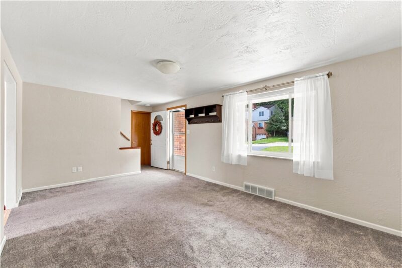 1134 Cardinal Dr — photo 3