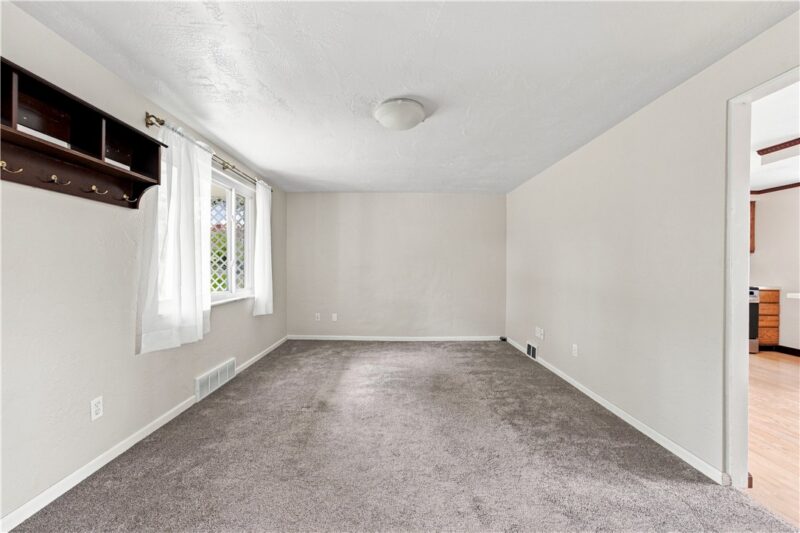1134 Cardinal Dr — photo 4