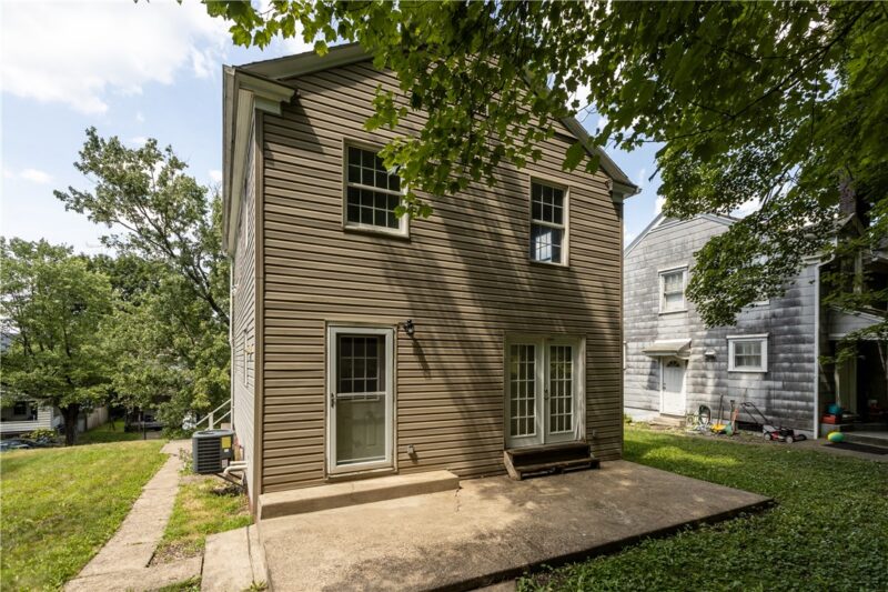 1301 Wade St — photo 6