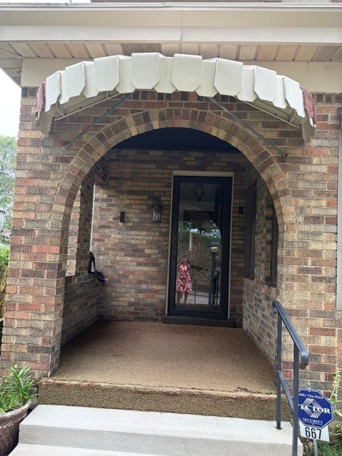 667 Margaret St — photo 2