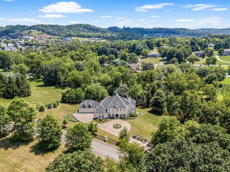 108 Carriage Hill DRIVE — photo 3