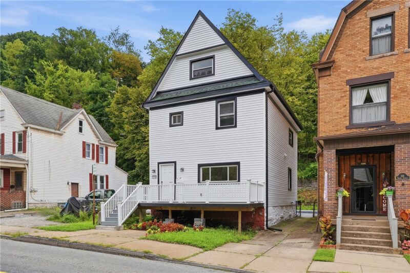 318 Brown Ave — photo 2