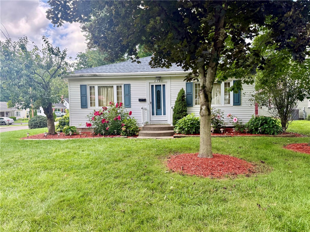 2401 N Mercer Street — photo 1