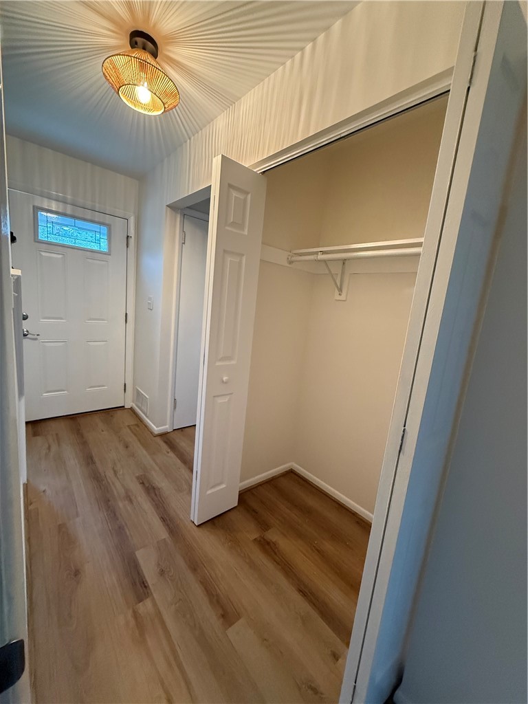205 Rankin Blvd — photo 4