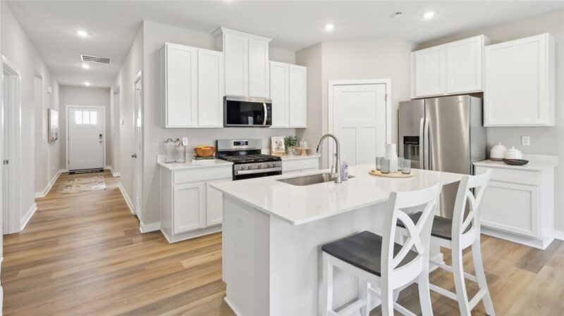 1070 Peachtree Rd — photo 2