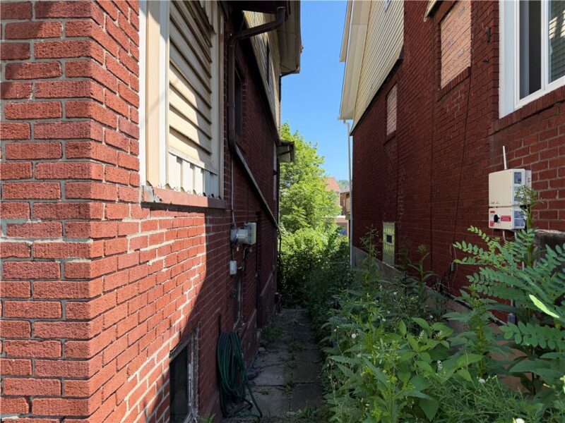 1755 Harvard Ave — photo 2