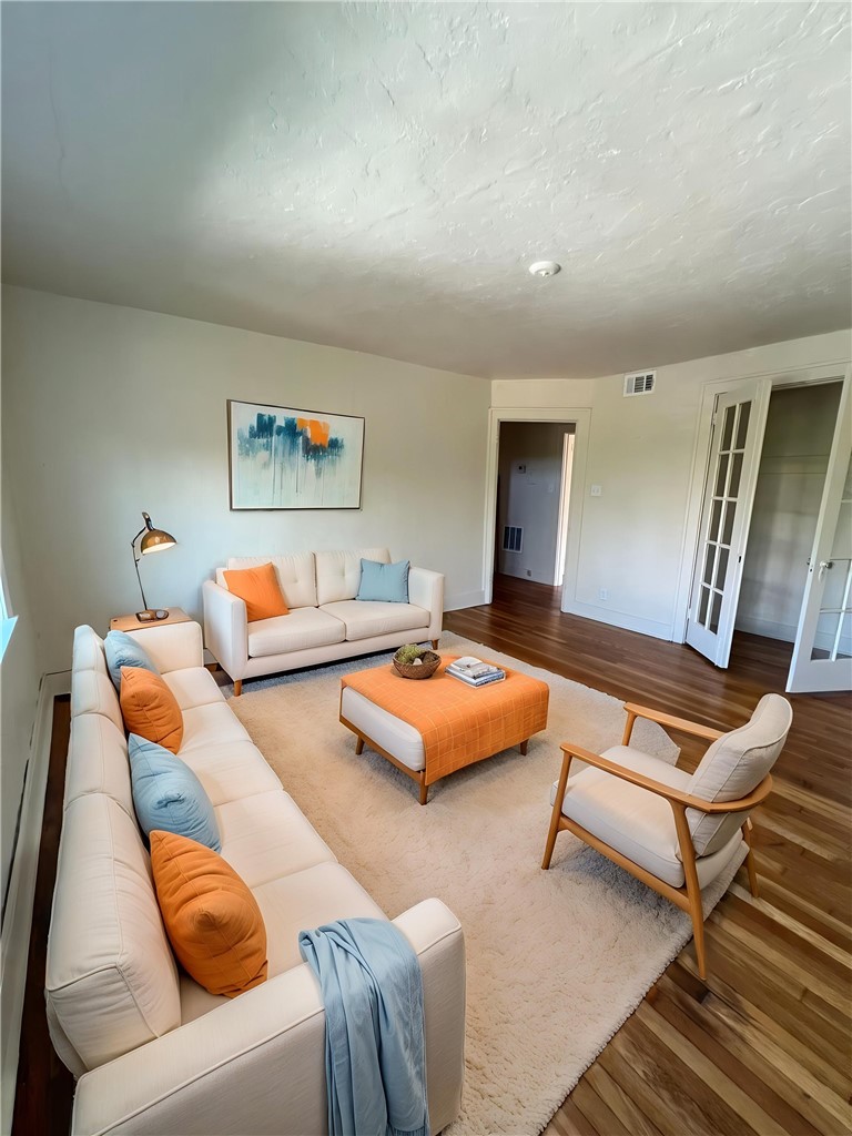 2251 Brownsville Rd — photo 4