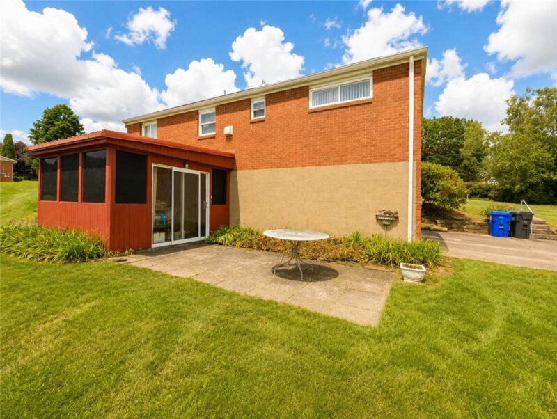 124 Tanglewood Dr — photo 2