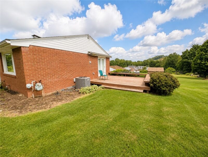 124 Tanglewood Dr — photo 3