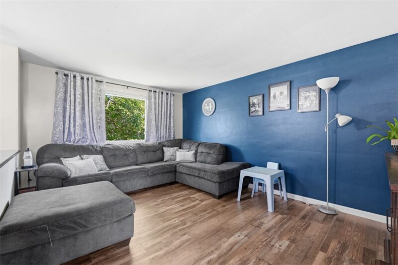 158 WESTWOOD MANOR — photo 3