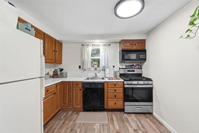 158 WESTWOOD MANOR — photo 8