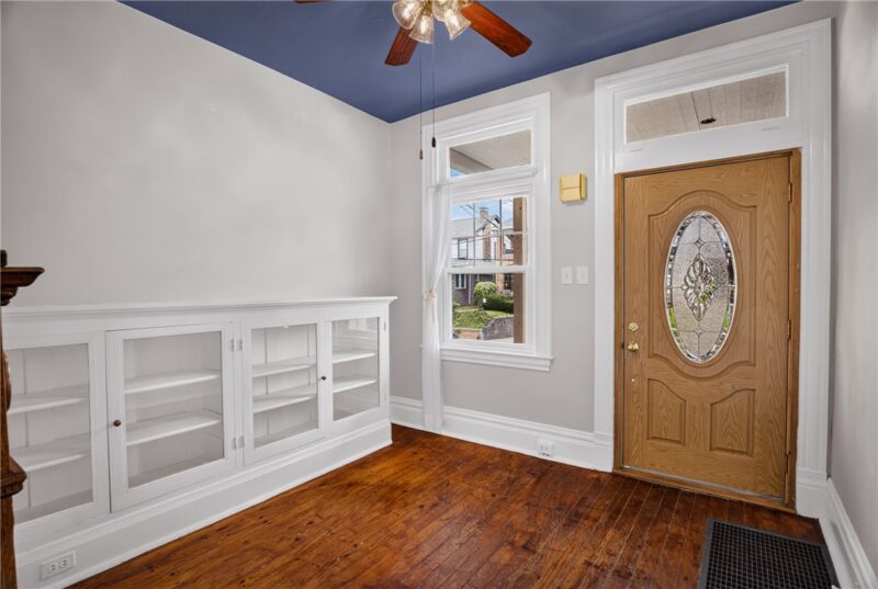 838 Taylor Ave — photo 3