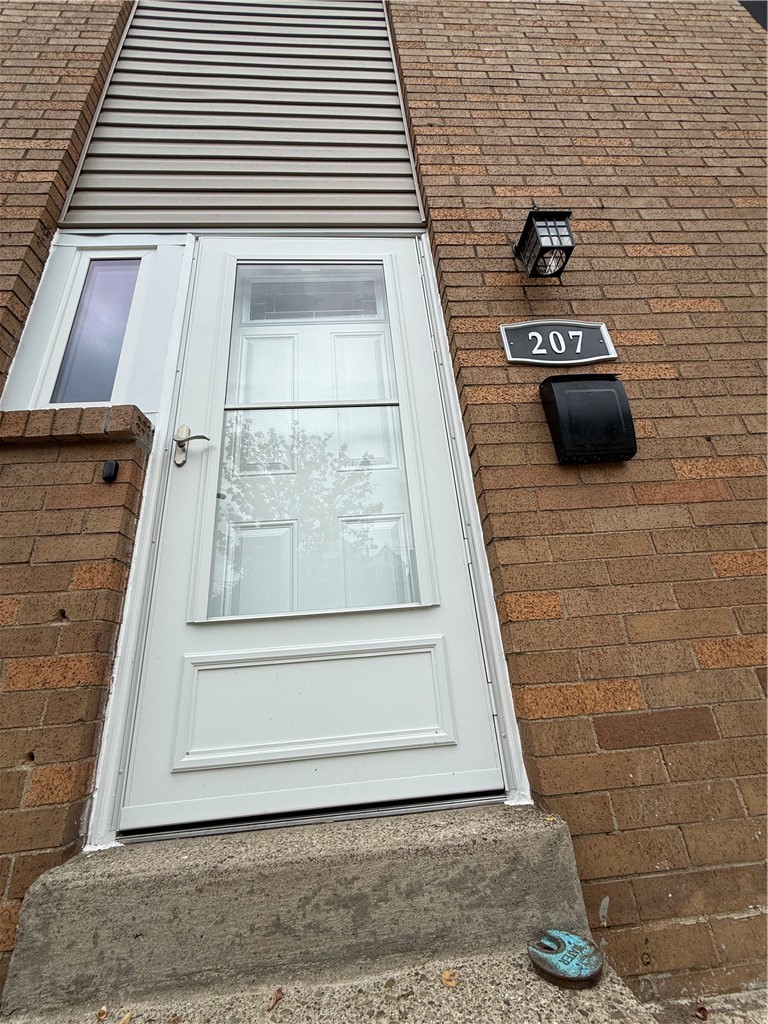 207 Rankin Blvd — photo 1