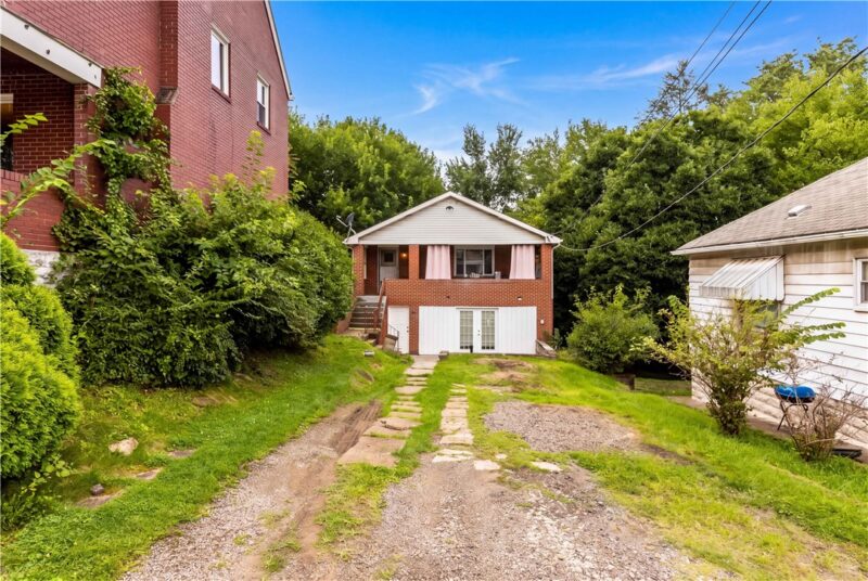 7913 Lloyd Ave — photo 2