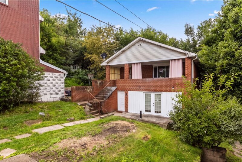7913 Lloyd Ave — photo 3