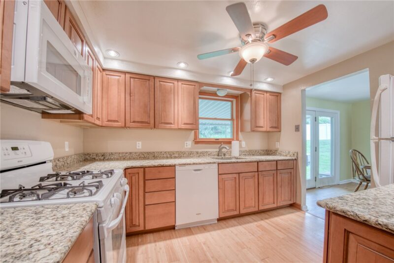 110 York Dr — photo 8