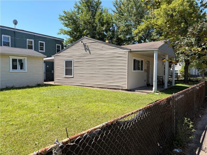 216 Halcomb Ave — photo 3