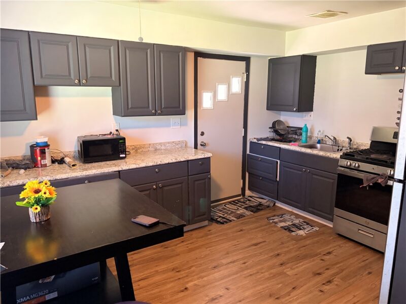 216 Halcomb Ave — photo 6