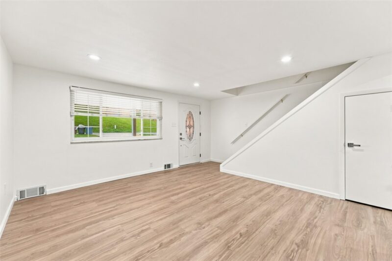 779 Darlington St — photo 8