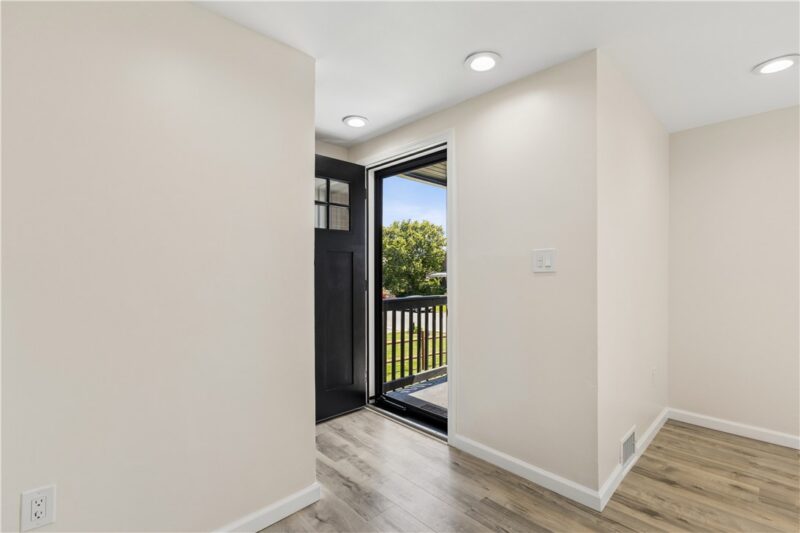 142 SANIEL DRIVE — photo 3