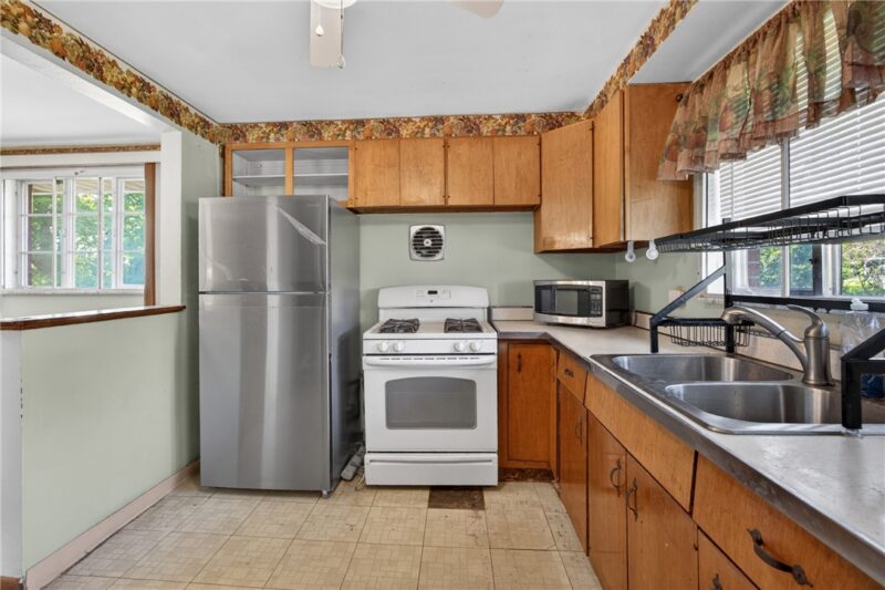 105 Flicker Dr — photo 8