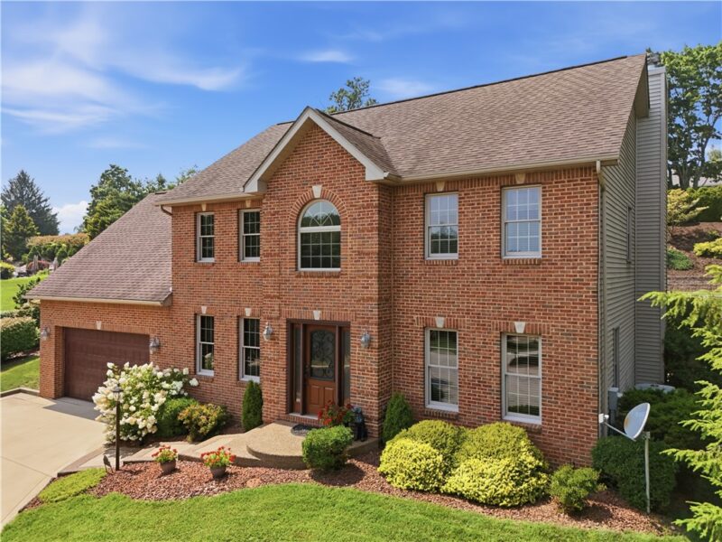 721 Stonebridge Drive — photo 2