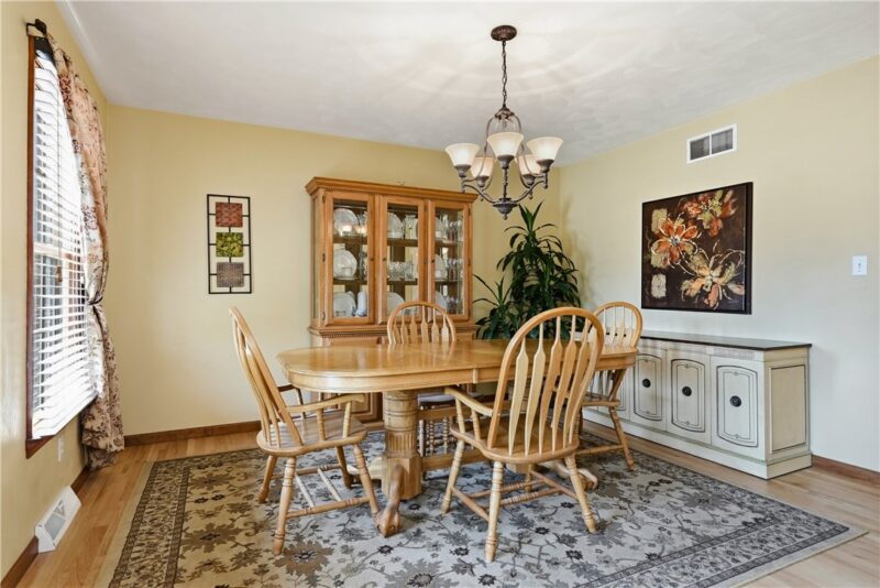 721 Stonebridge Drive — photo 8